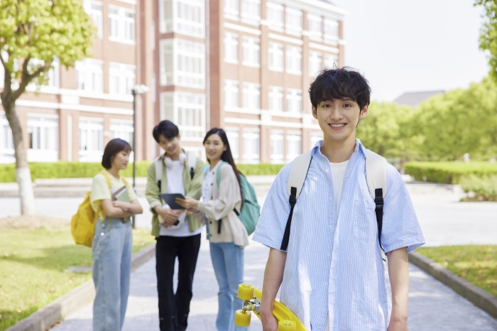 小学转学最晚在几年级 必须在秋季吗