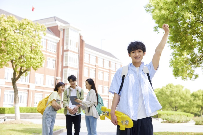 郑州一八联合国际学校初中部学费